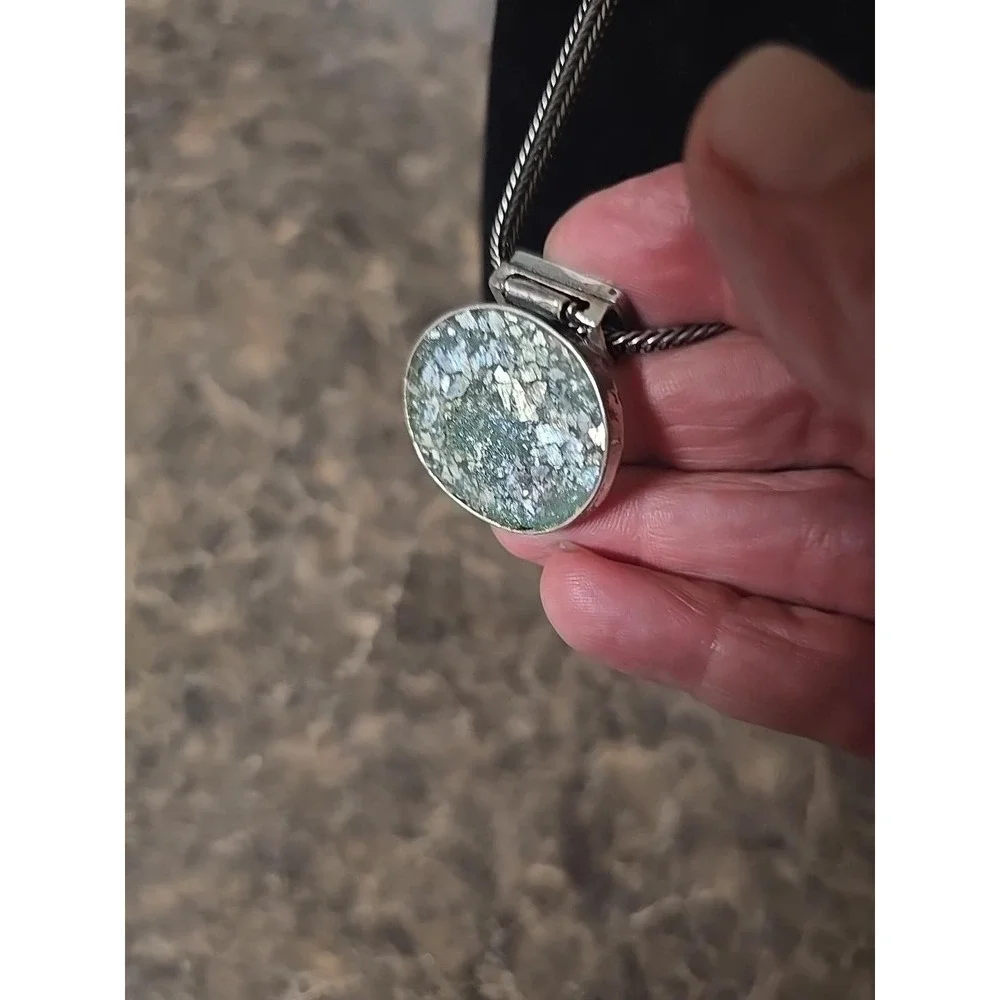925 Sterling Silver Iridescent Roman Glass Style Pendant Necklace Green Artisan